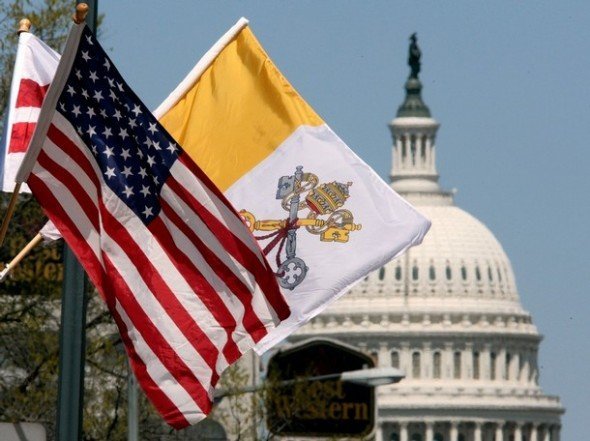 vatican-us-flags-e1404938860405